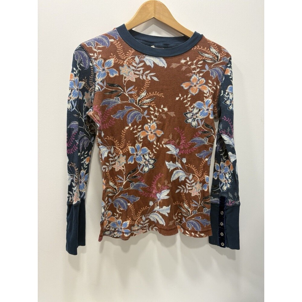 Sundance Women’s M Floral Thermal Waffle Knit Long Sleeve Top Boho Button Cuff